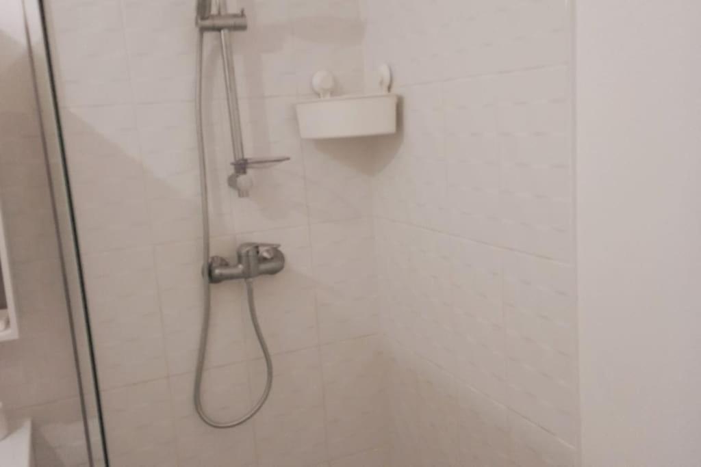 T2 idéal étudiant + pro + parking protégé sous-sol Thouaré-sur-Loire Esterno foto